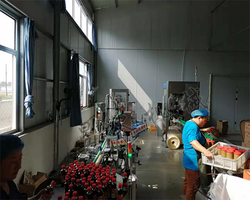 全自動(dòng)香油灌裝機(jī)